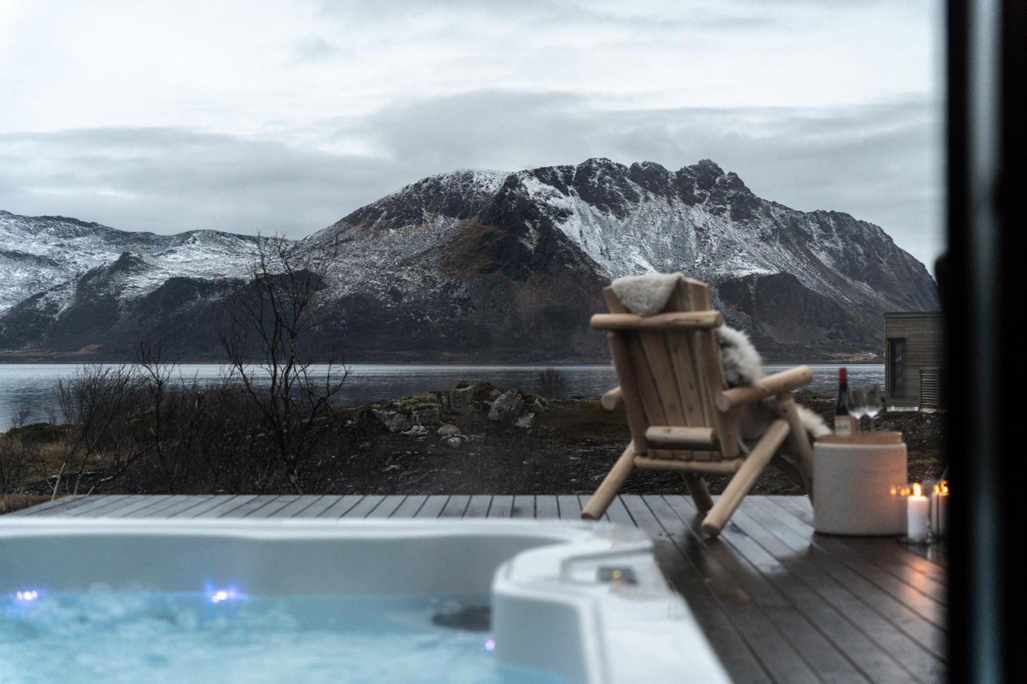 Luksushytte Med Jacuzzi, Summer&Winter Retreat Lyngværet Extérieur photo